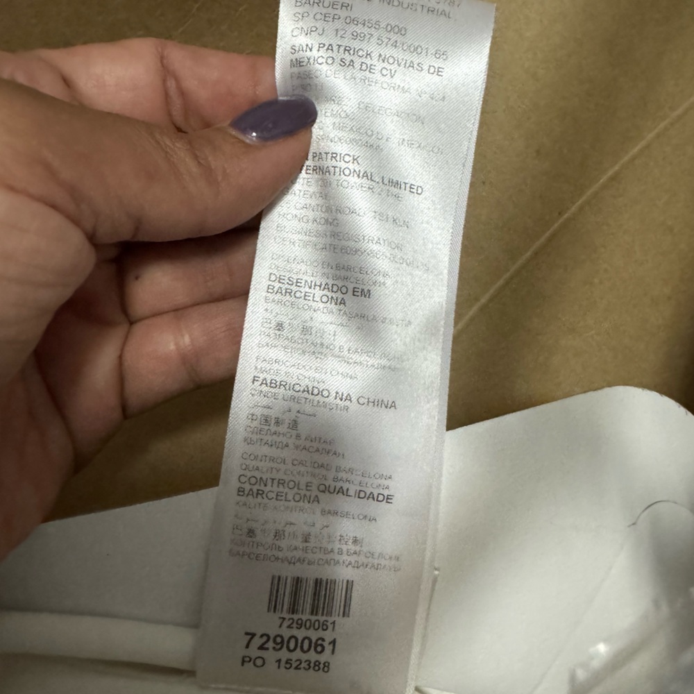 Wedding dress - Picture 10 of 10